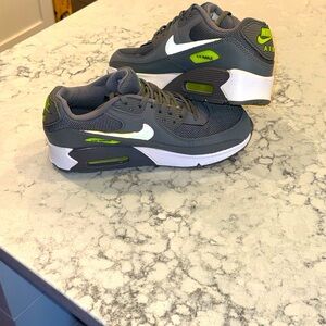 Nike Air Max 90 Gray Shoes size 6.5 Youth
